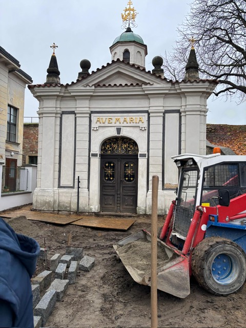 795de73c-b166-4b9a-9ba5-955514ae6e47