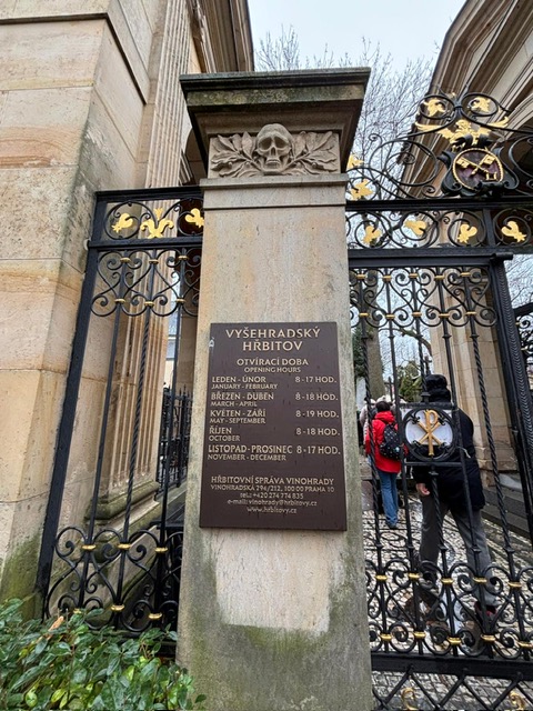 b6f99865-427c-47f5-9391-0ac3f640793a